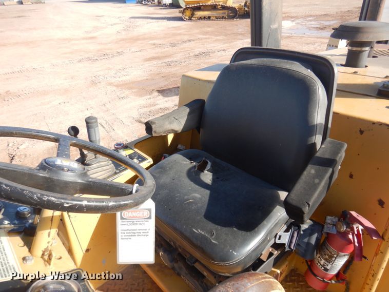 image for item JZ9816 2001 Caterpillar CP-433C  single drum vibratory roller