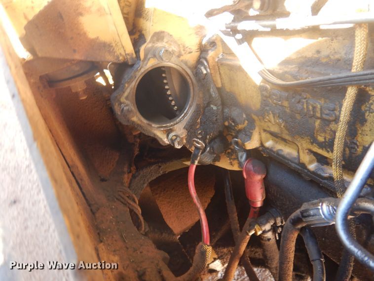 image for item JZ9816 2001 Caterpillar CP-433C  single drum vibratory roller