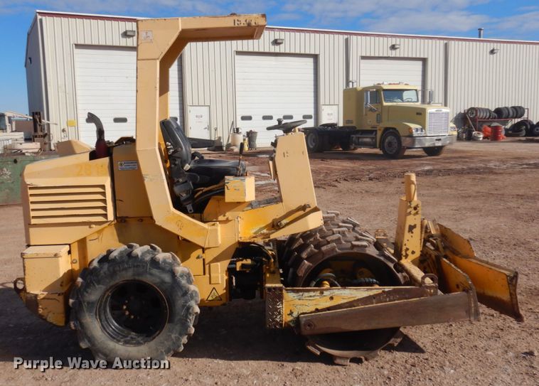 image for item JZ9818 2006 Rammax P48K4B  single drum vibratory roller