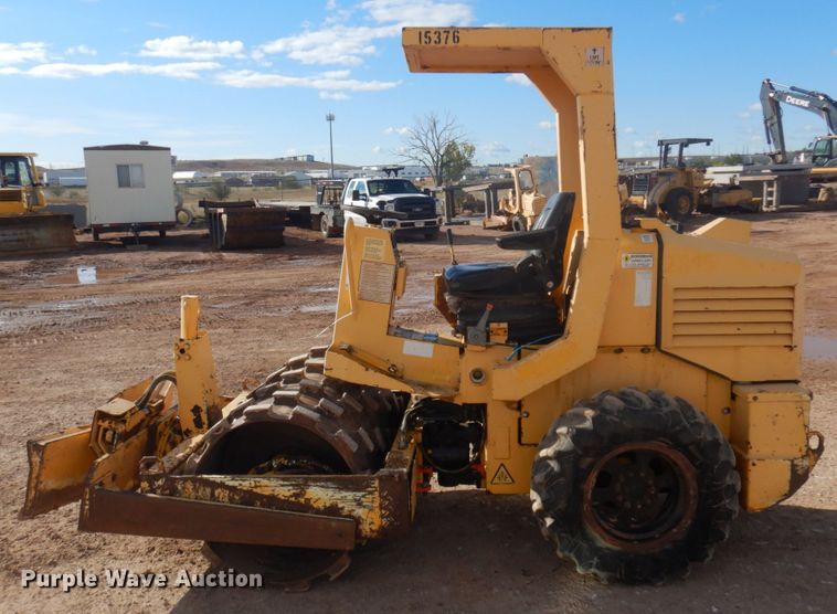 image for item JZ9818 2006 Rammax P48K4B  single drum vibratory roller