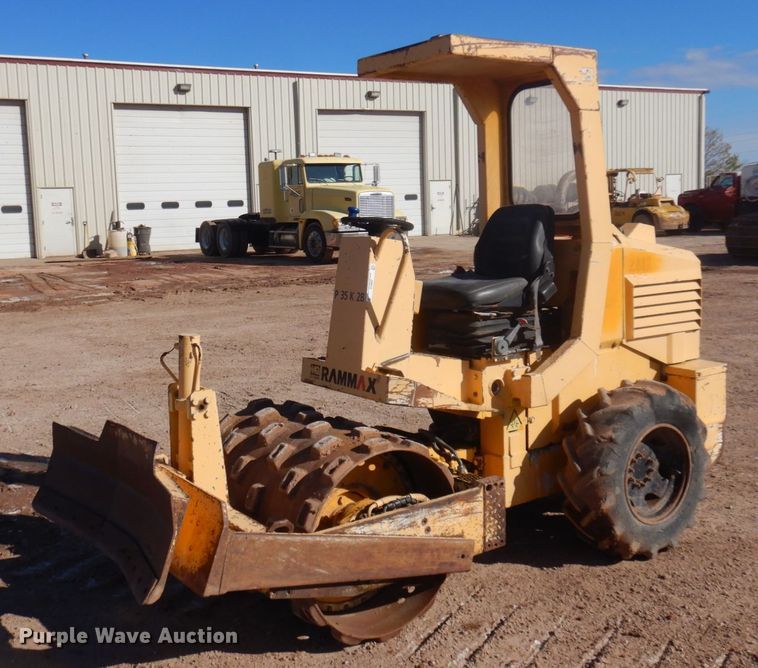 image for item JZ9819 2006 Rammax P35K2B  single drum vibratory roller