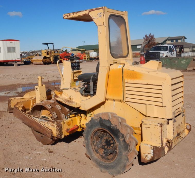 image for item JZ9819 2006 Rammax P35K2B  single drum vibratory roller