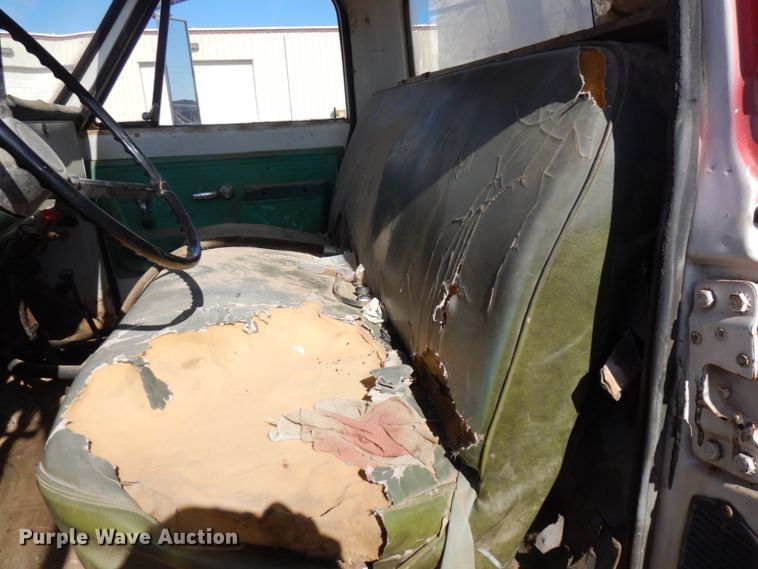 image for item JZ9820 Chevrolet C60  utility / service truck