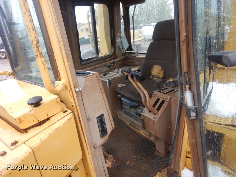 image for item JZ9824 1987 Caterpillar D7H  dozer
