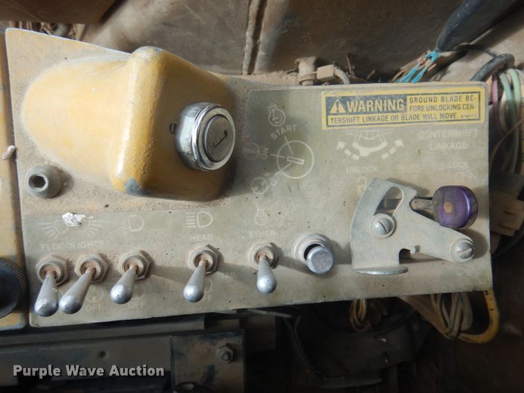 image for item JZ9827 1987 Caterpillar 140G  motor grader