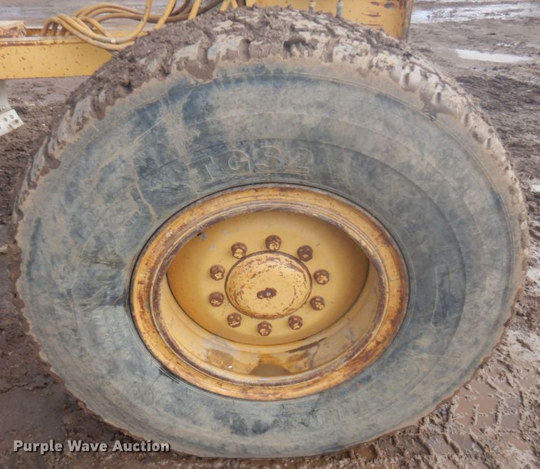 image for item JZ9827 1987 Caterpillar 140G  motor grader