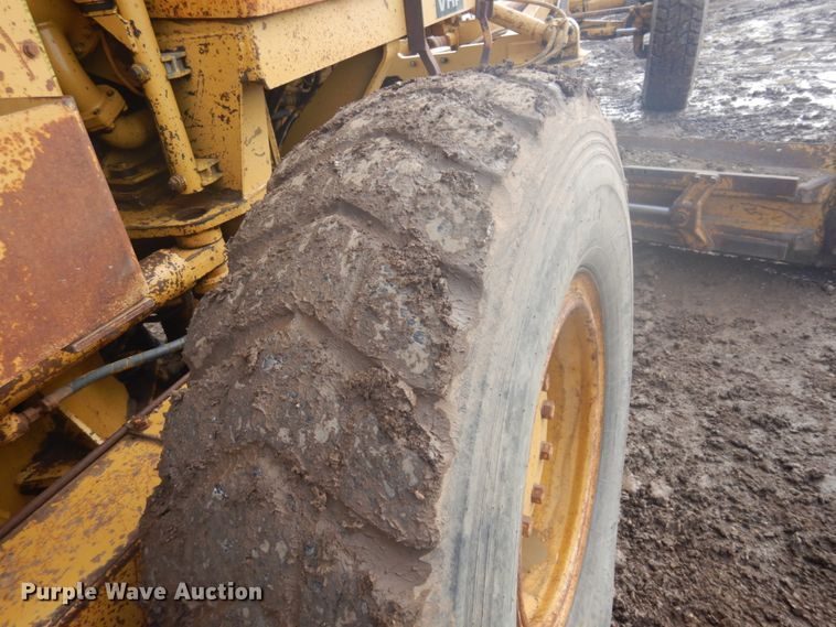 image for item JZ9827 1987 Caterpillar 140G  motor grader