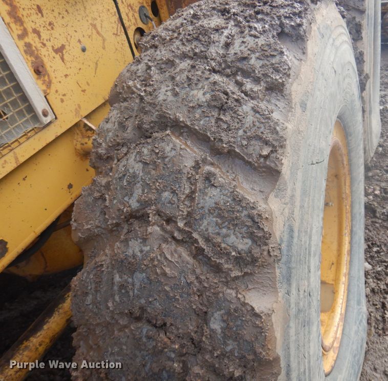 image for item JZ9827 1987 Caterpillar 140G  motor grader