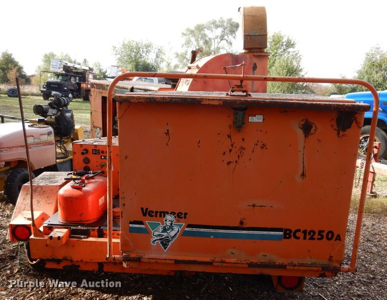 image for item KA9453 Vermeer BC1250A  wood chipper