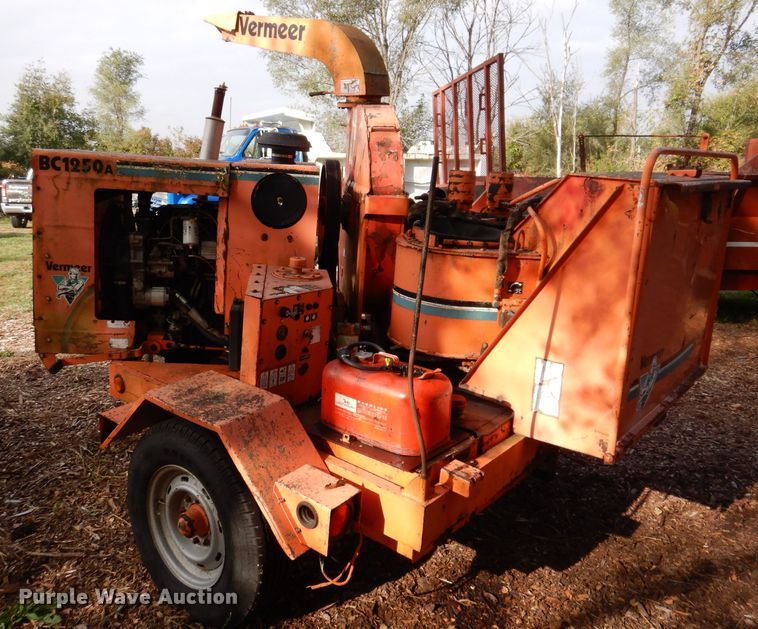 image for item KA9453 Vermeer BC1250A  wood chipper