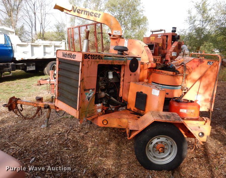 image for item KA9453 Vermeer BC1250A  wood chipper