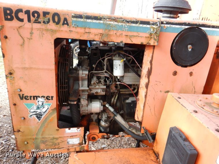 image for item KA9453 Vermeer BC1250A  wood chipper