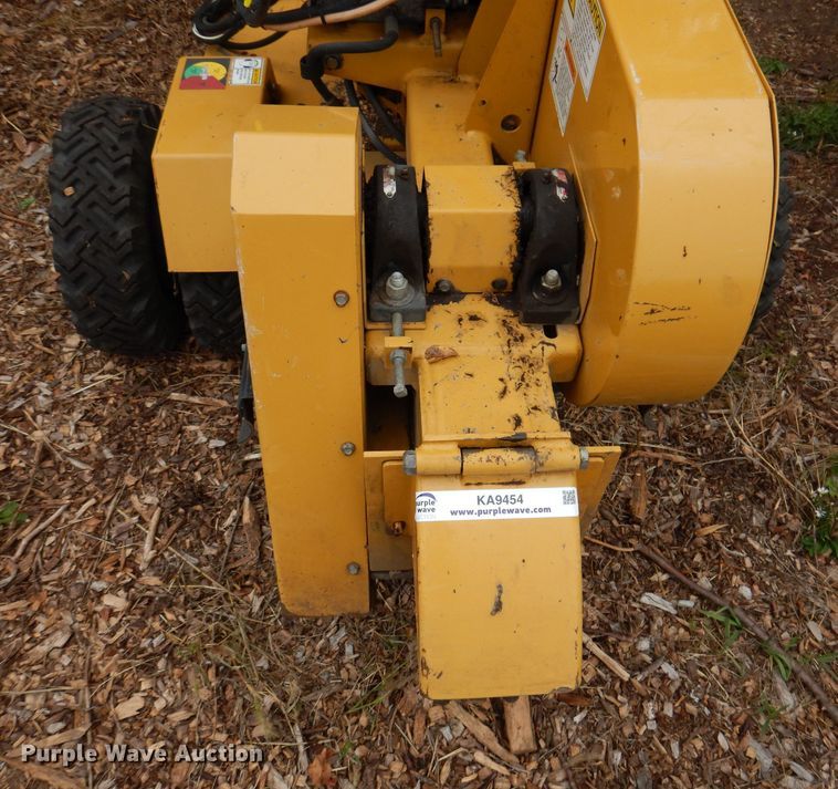 image for item KA9454 2010 Rayco RG1635 Super Jr.  stump grinder
