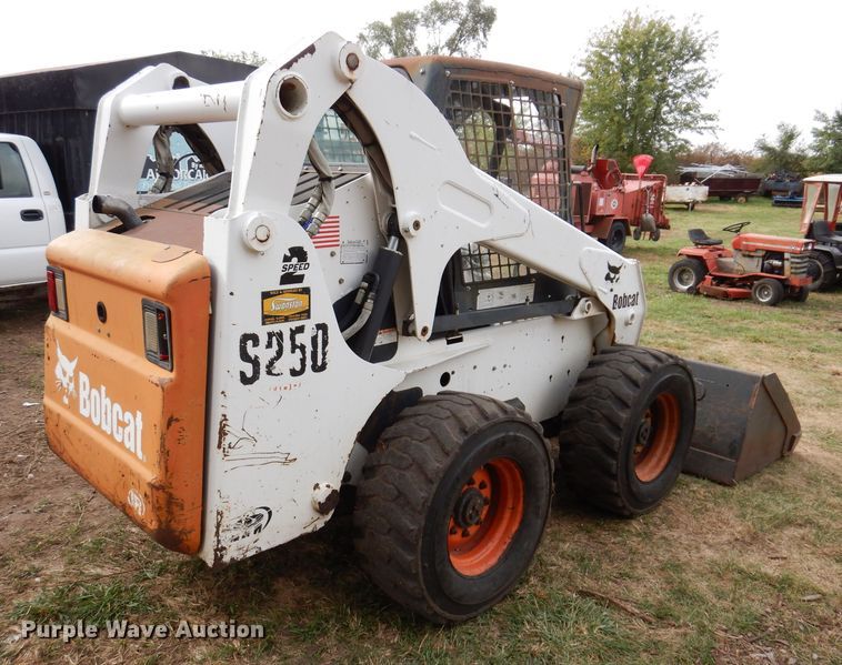 image for item KA9459 2002 Bobcat S250  skid steer loader