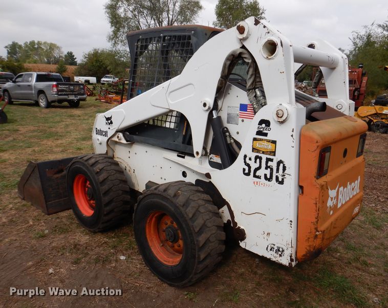 image for item KA9459 2002 Bobcat S250  skid steer loader
