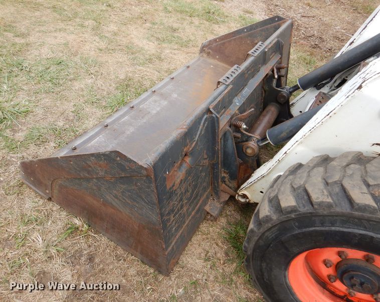 image for item KA9459 2002 Bobcat S250  skid steer loader