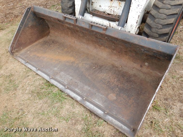 image for item KA9459 2002 Bobcat S250  skid steer loader