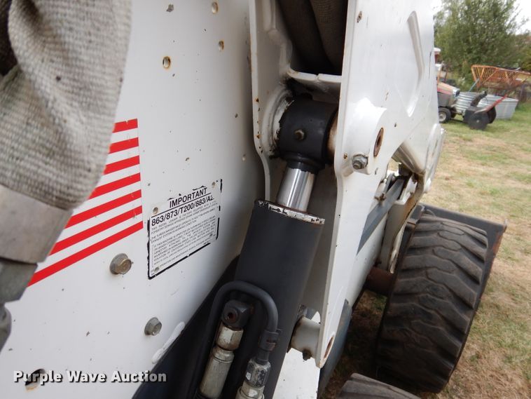 image for item KA9459 2002 Bobcat S250  skid steer loader