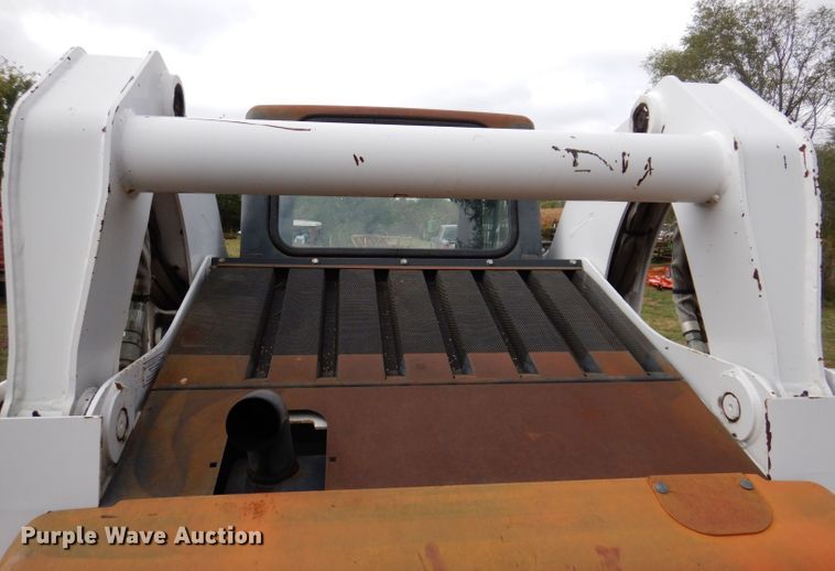 image for item KA9459 2002 Bobcat S250  skid steer loader