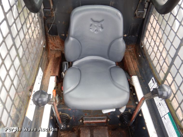 image for item KA9459 2002 Bobcat S250  skid steer loader