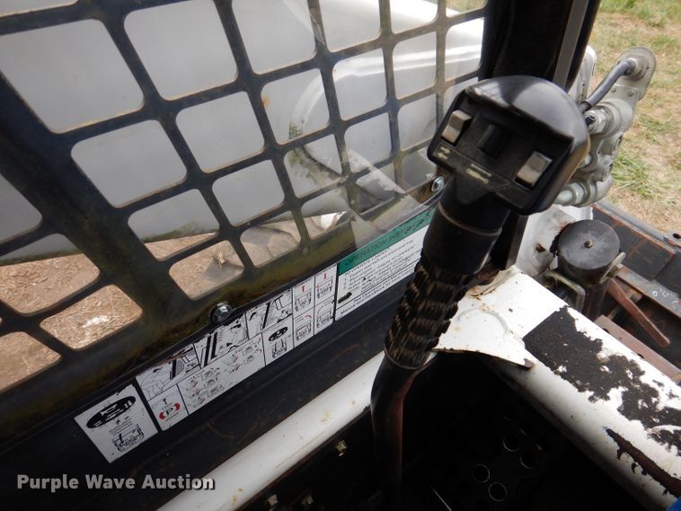 image for item KA9459 2002 Bobcat S250  skid steer loader