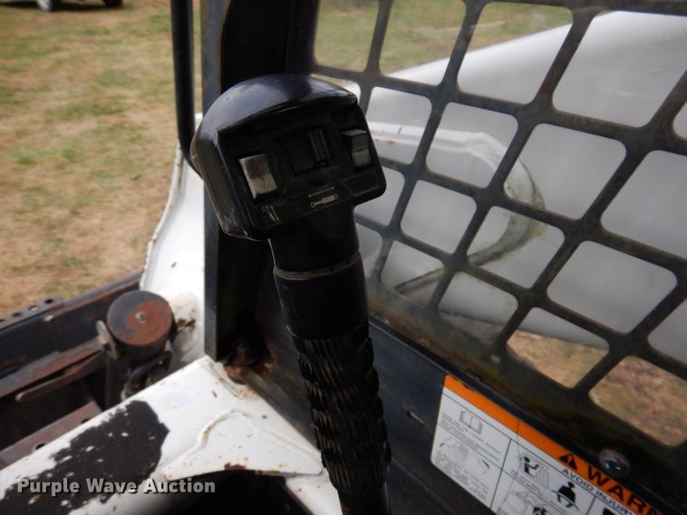 image for item KA9459 2002 Bobcat S250  skid steer loader