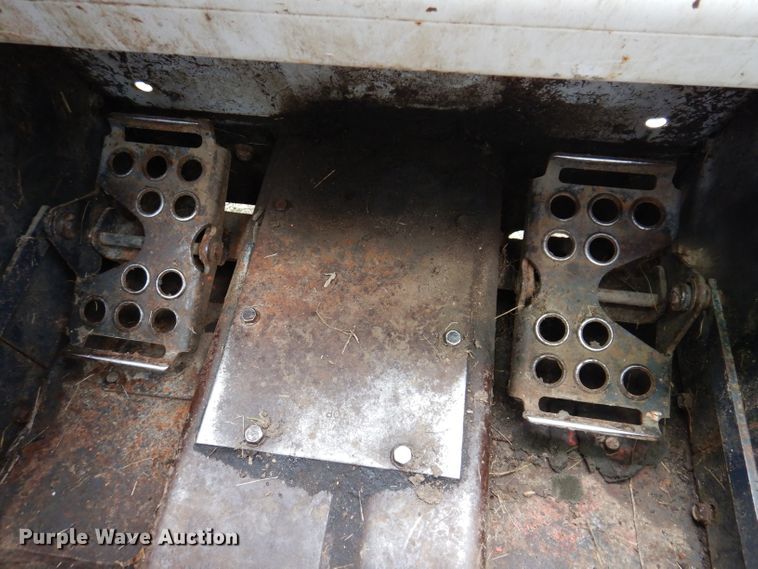 image for item KA9459 2002 Bobcat S250  skid steer loader