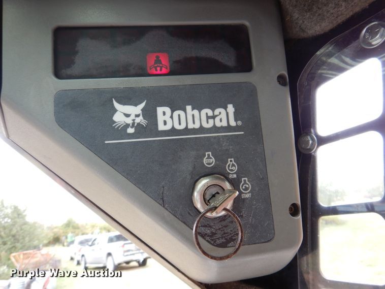 image for item KA9459 2002 Bobcat S250  skid steer loader