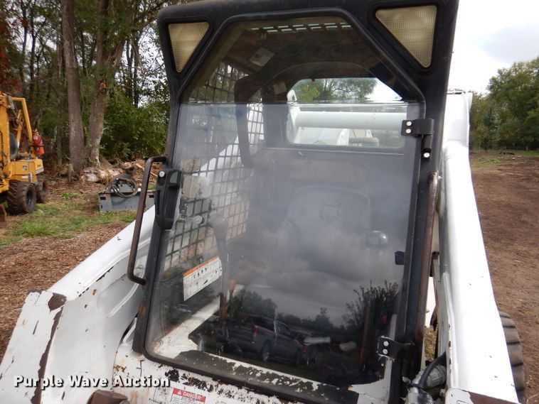 image for item KA9459 2002 Bobcat S250  skid steer loader