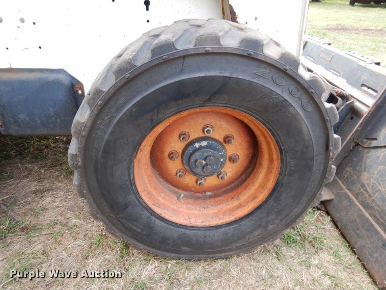 image for item KA9459 2002 Bobcat S250  skid steer loader