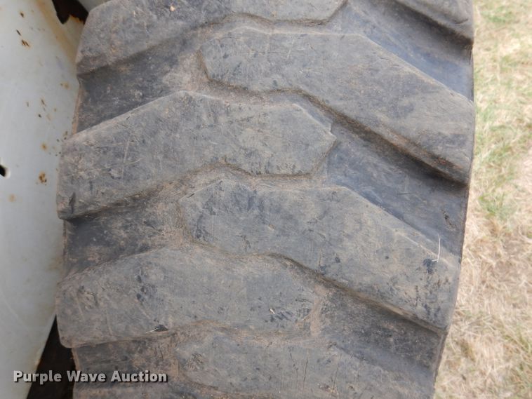 image for item KA9459 2002 Bobcat S250  skid steer loader