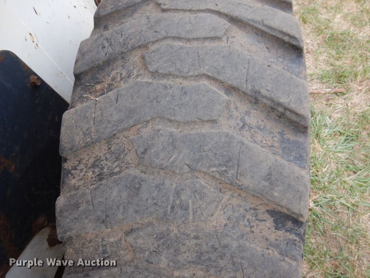 image for item KA9459 2002 Bobcat S250  skid steer loader