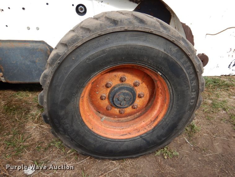 image for item KA9459 2002 Bobcat S250  skid steer loader