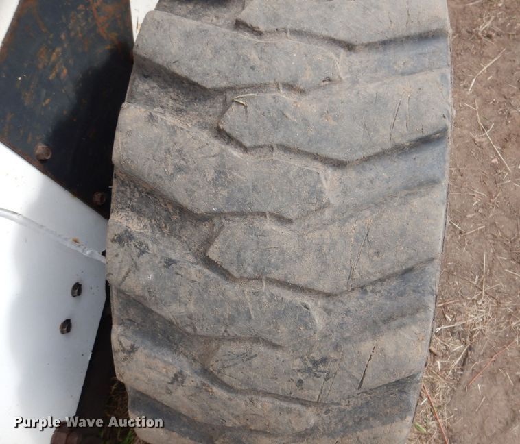 image for item KA9459 2002 Bobcat S250  skid steer loader