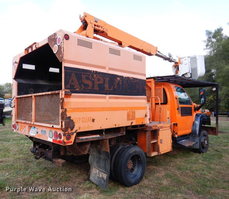 image for item KA9460 2006 GMC C5500  forestry bucket truck