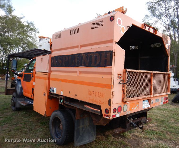 image for item KA9460 2006 GMC C5500  forestry bucket truck