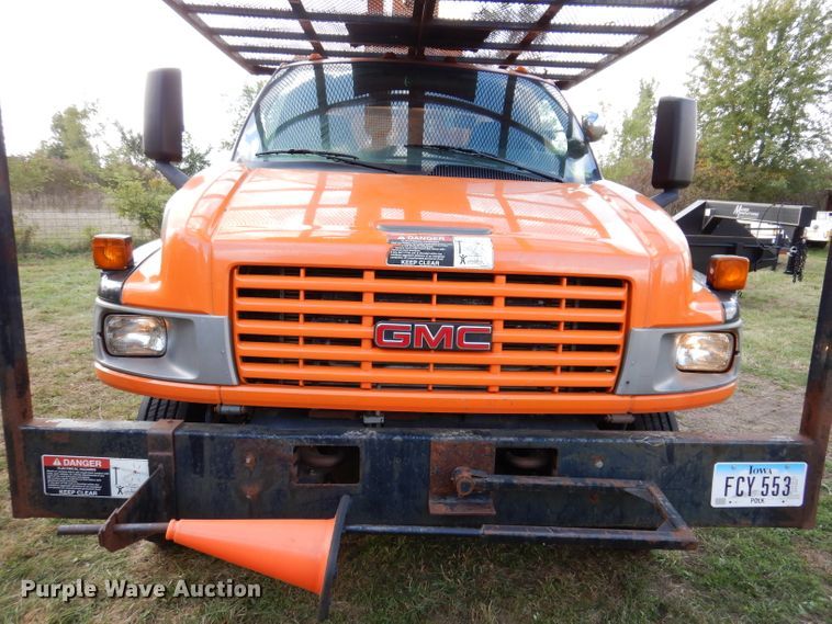image for item KA9460 2006 GMC C5500  forestry bucket truck