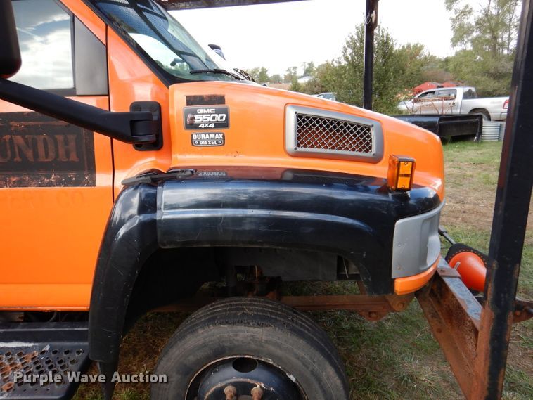 image for item KA9460 2006 GMC C5500  forestry bucket truck
