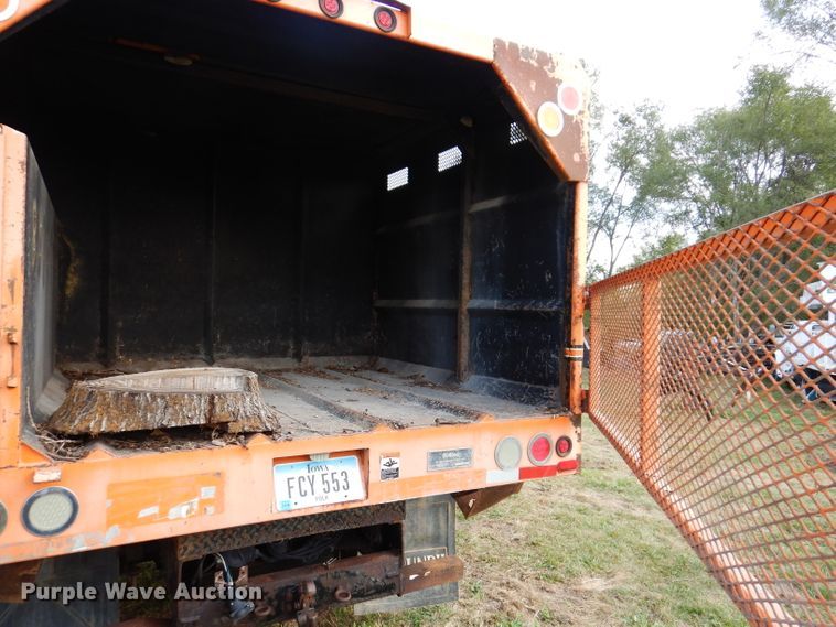 image for item KA9460 2006 GMC C5500  forestry bucket truck