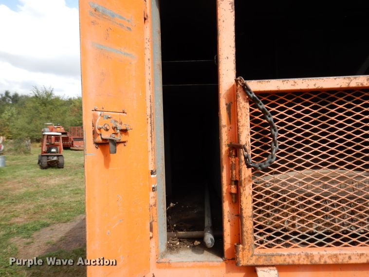 image for item KA9460 2006 GMC C5500  forestry bucket truck