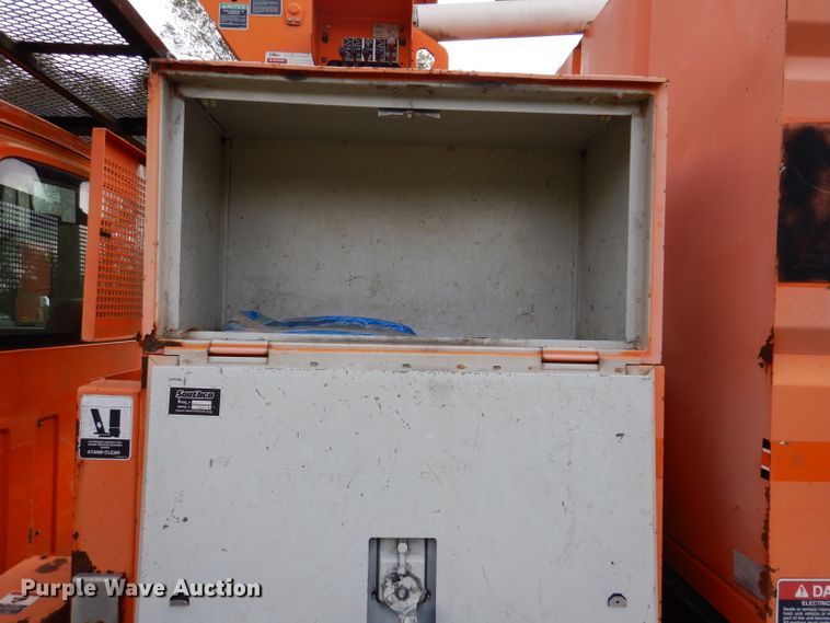 image for item KA9460 2006 GMC C5500  forestry bucket truck