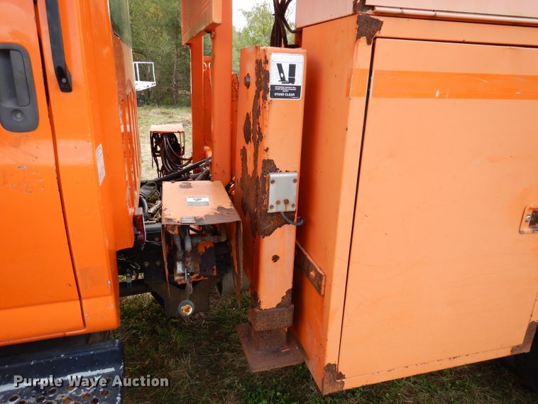 image for item KA9460 2006 GMC C5500  forestry bucket truck