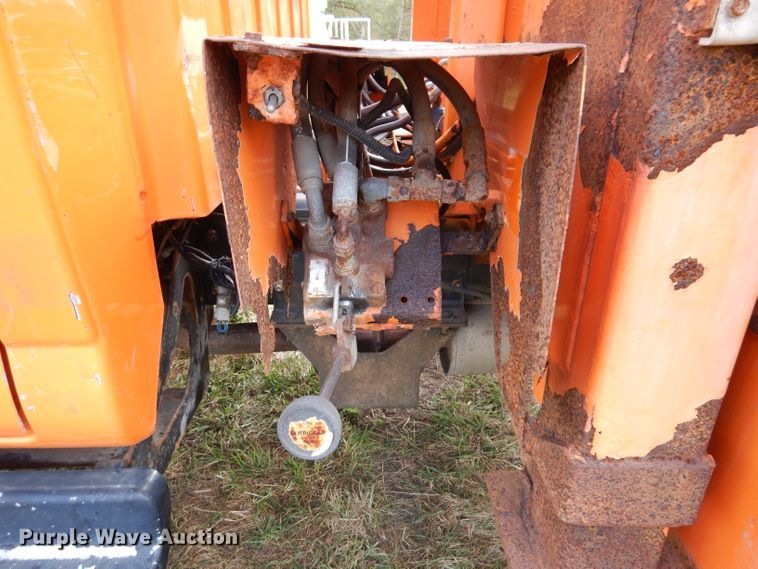 image for item KA9460 2006 GMC C5500  forestry bucket truck