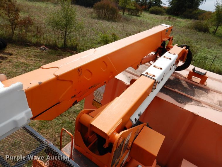 image for item KA9460 2006 GMC C5500  forestry bucket truck