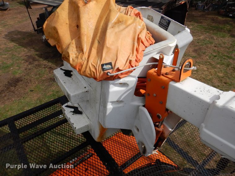 image for item KA9460 2006 GMC C5500  forestry bucket truck