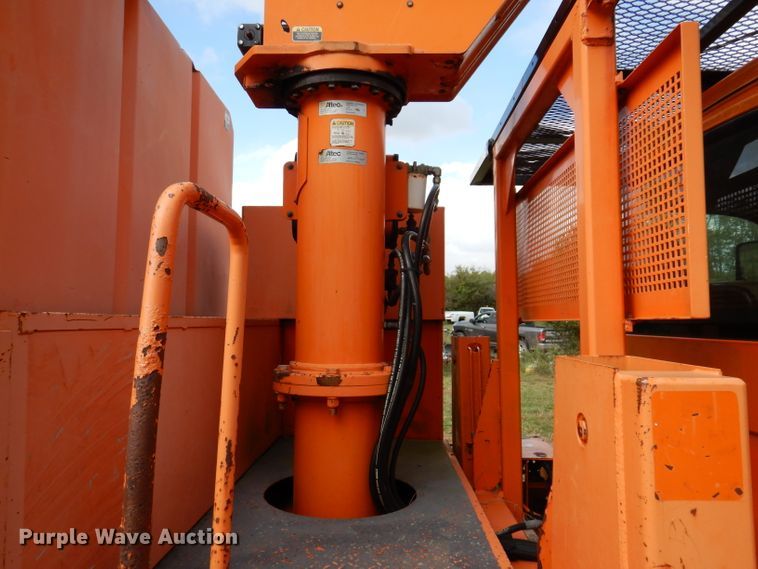 image for item KA9460 2006 GMC C5500  forestry bucket truck