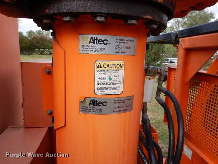 image for item KA9460 2006 GMC C5500  forestry bucket truck