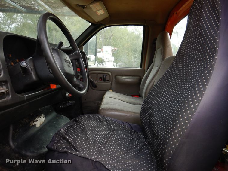 image for item KA9460 2006 GMC C5500  forestry bucket truck