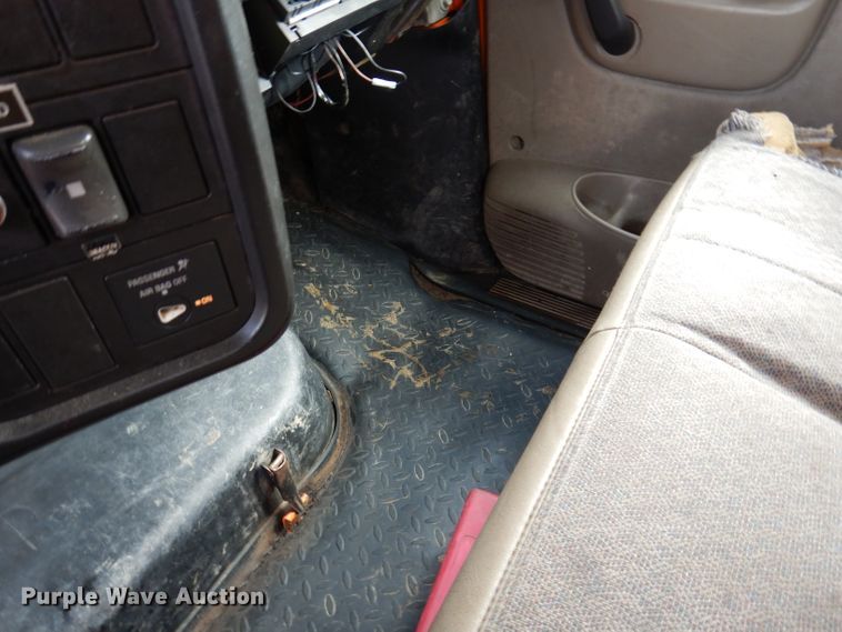 image for item KA9460 2006 GMC C5500  forestry bucket truck