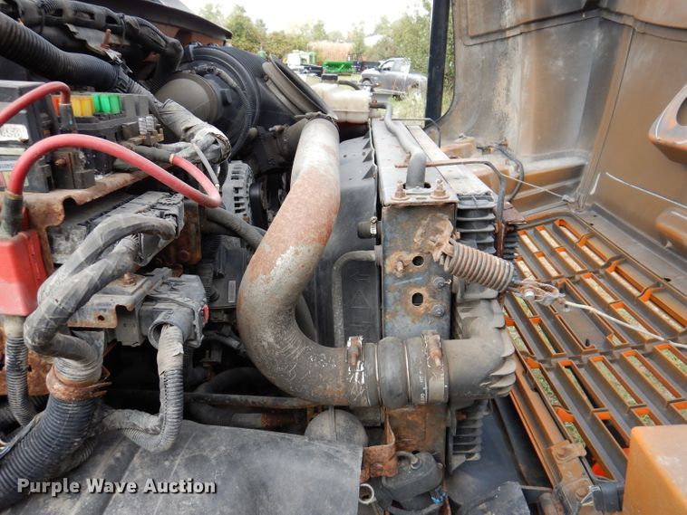 image for item KA9460 2006 GMC C5500  forestry bucket truck